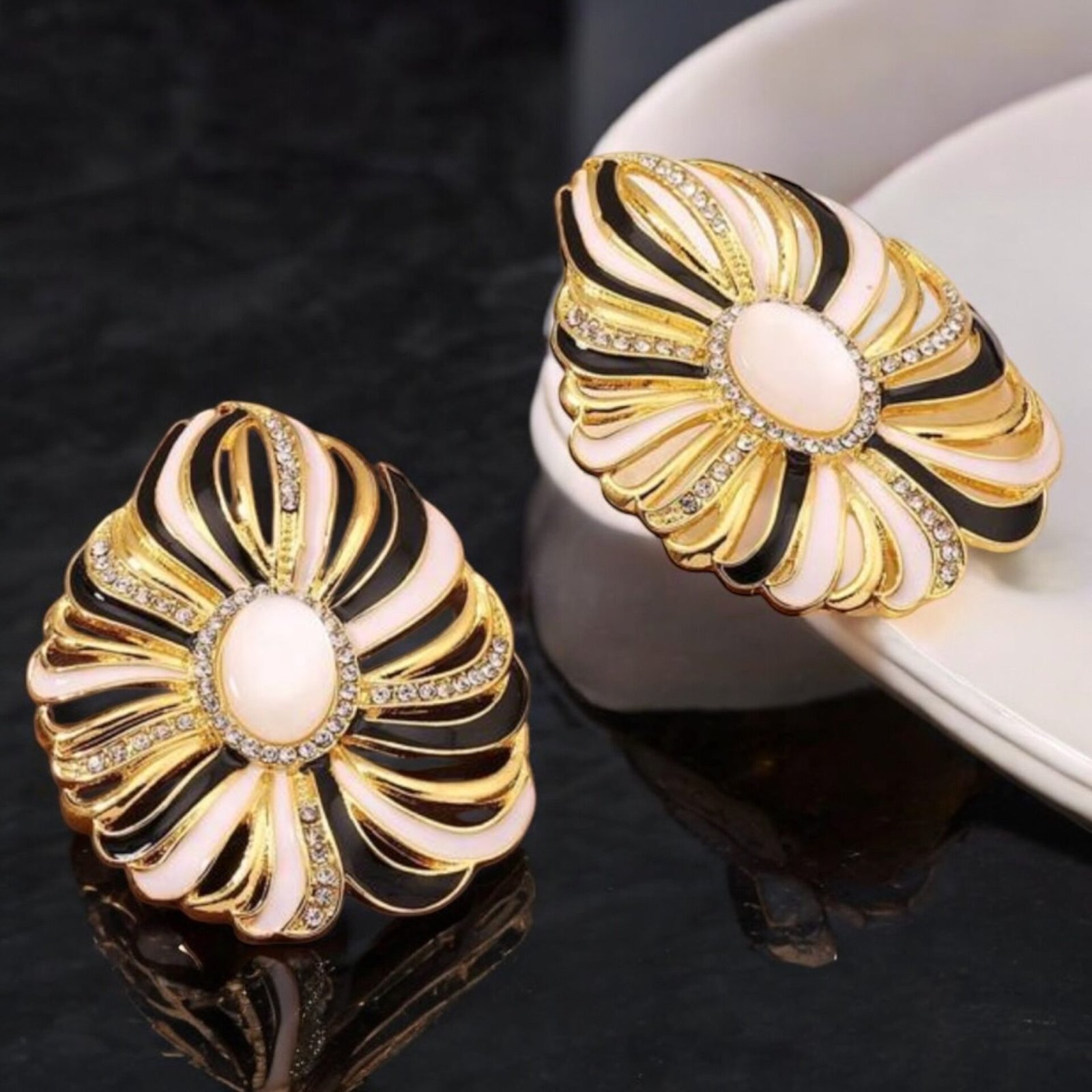 Vintage Style Elegant Earrings