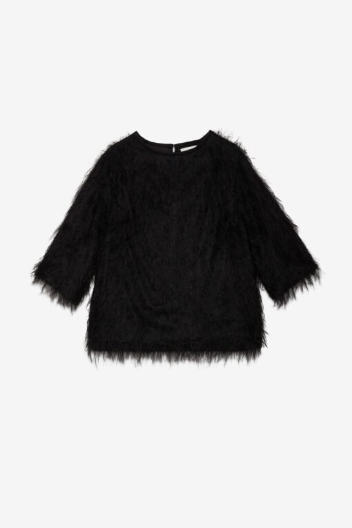 Fluffy sweater with 3/4 sleeves