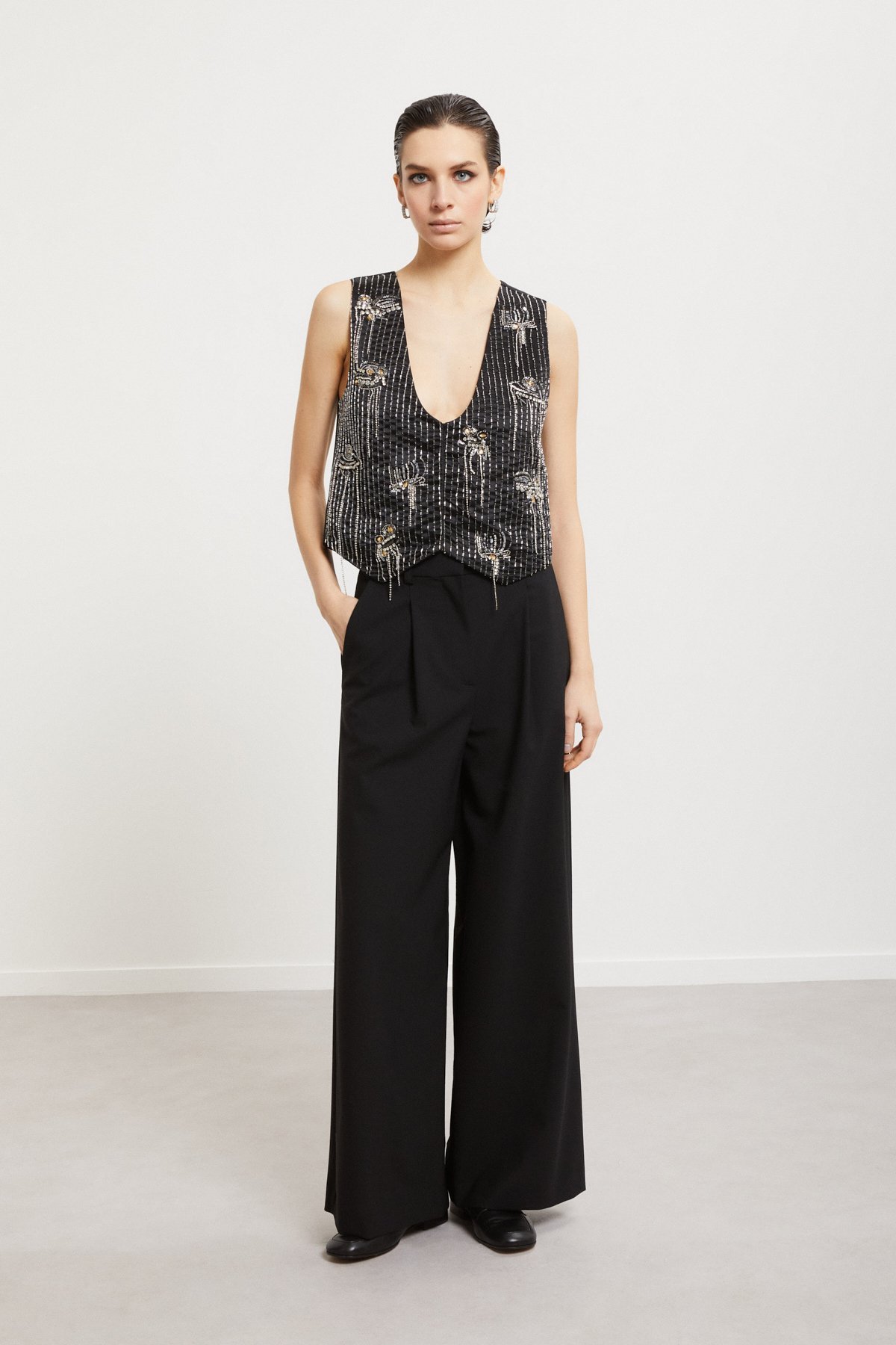 Pure cotton vest with stone and crystal embroidery Pure cotton vest with stone and crystal embroidery